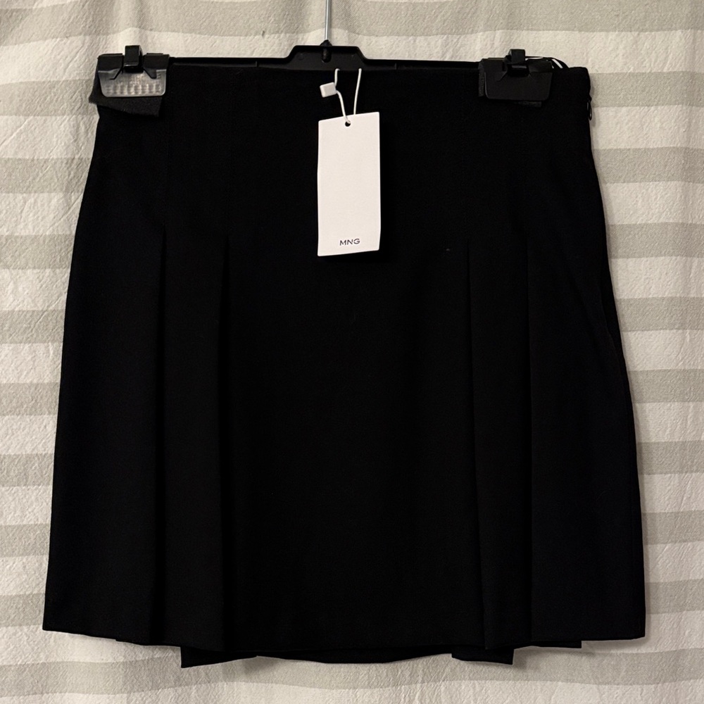 NWT Mango Black pleated mini Skirt, sz 0 - Picture 3 of 15